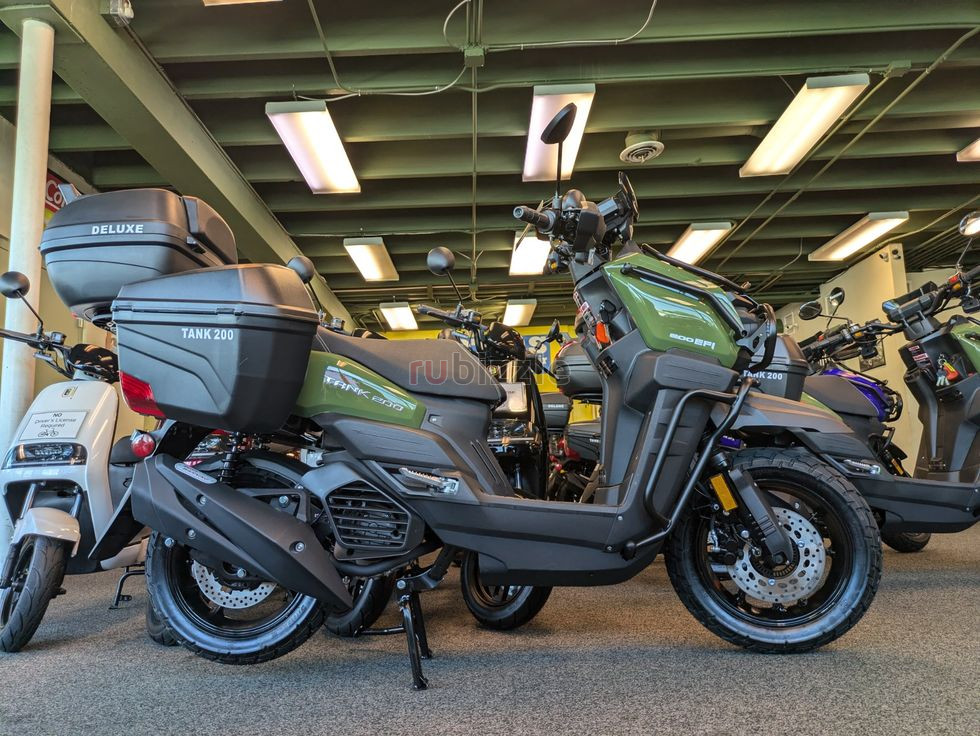 tank 200 efi scooter